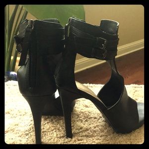 Black sandals with thick ankle strap & rubber sole